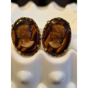 Vintage Florenza Gold/Brown Intaglio Cameo Clip On Earrings